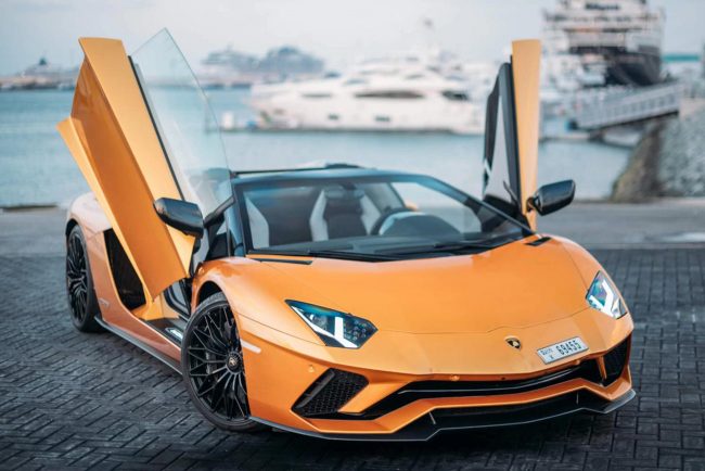 Прокат роскошных и спортивных авто в Дубае